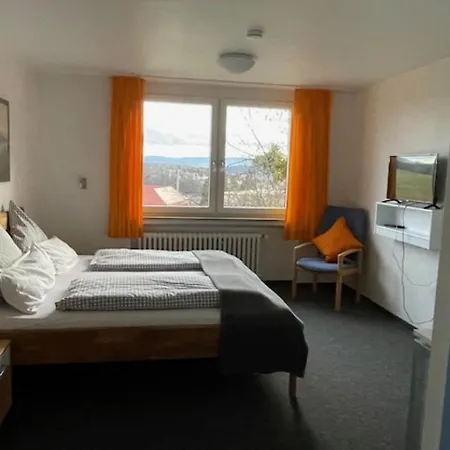 Doppelzimmer mit Albblick-2